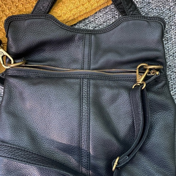 Fossil Erin Fold Over Leather Bag- Gently Used - Picture 6 of 7